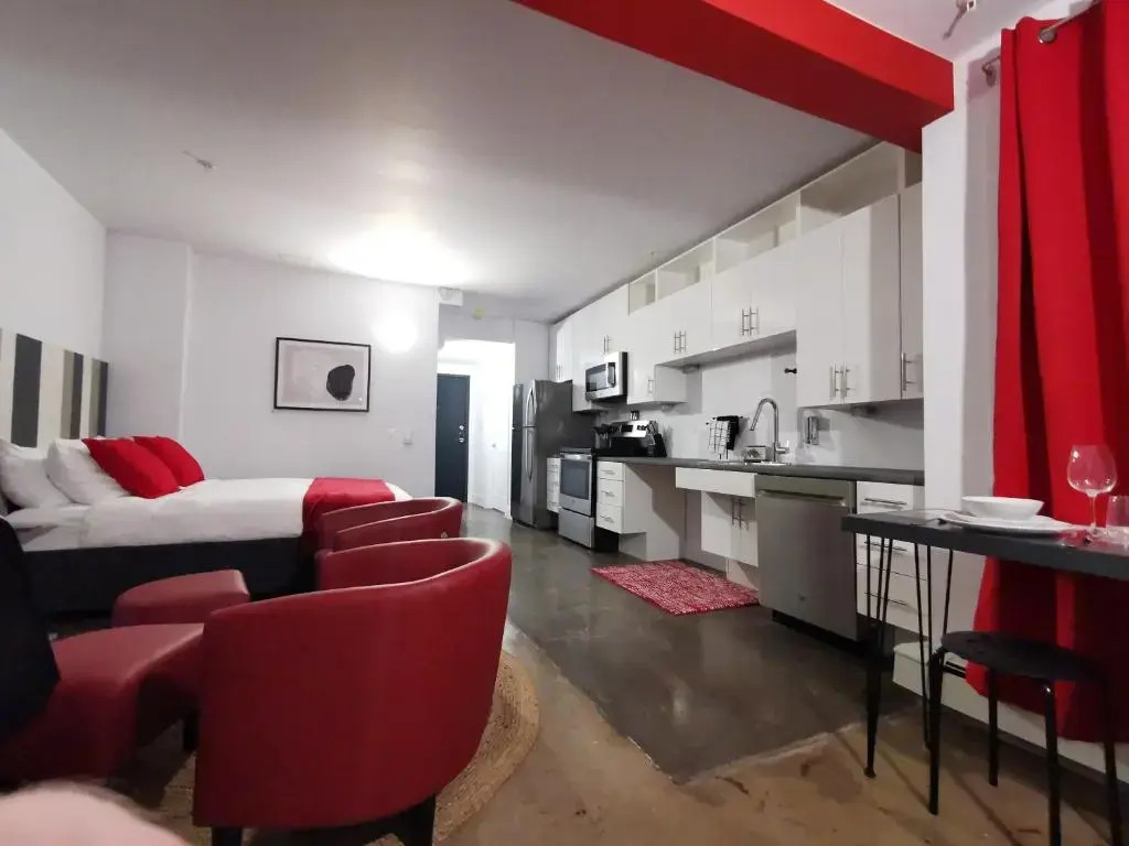 Cameo Hotel and Suites