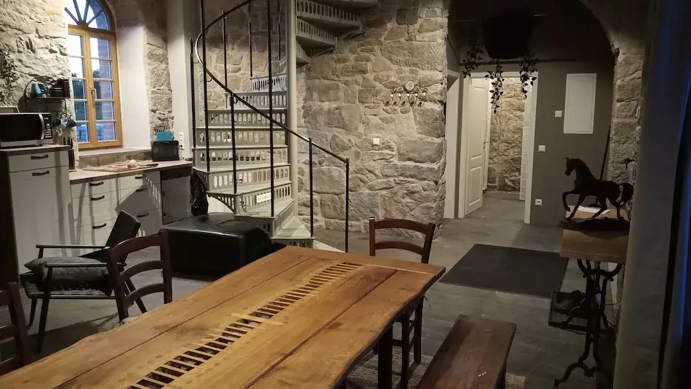HexenburgbeiDresden Maisonette über 2 Etagen mit 4 Schlafzimmern, Kamin, Terrasse und Faßsauna, Nähe Sächsische Schweiz