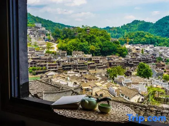 Yunqi Mountain Residence · Villa Scenic View Vacation Boutique Stay (Fenghuang Ancient Town)