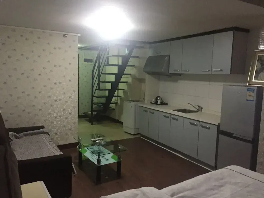 72 Apartment (Shenyang Yishijie Furniture Building A)