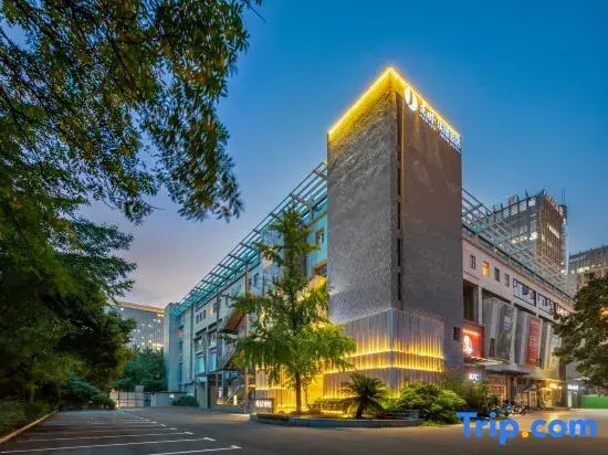 Jianguo HIDDEN Hotel (Hangzhou Qianjiang New Town Qingchun Square Subway Station)
