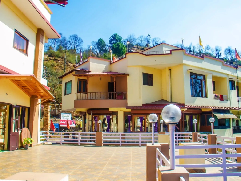 Shivalik River Retreat