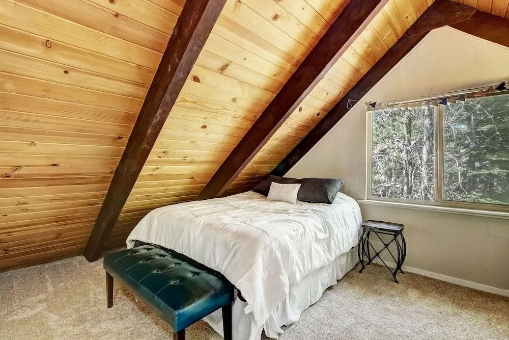Stout House Cabin - Your Kids Favorite Backyard!
