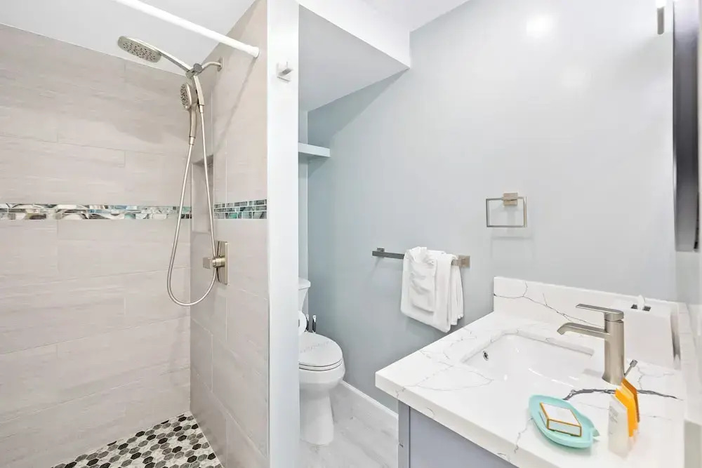 Scandia Tower Condo with 2BR and 2BA with Parking