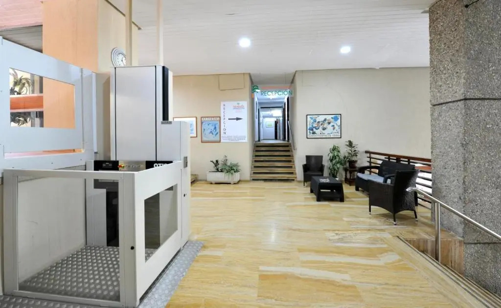 APARTAMENTOS CHINASOL