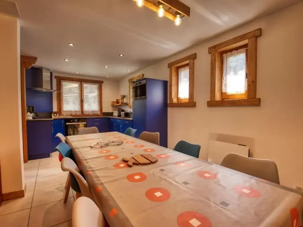 Chalet moderne avec jacuzzi, animaux admis, Morillon - FR-1-642-66