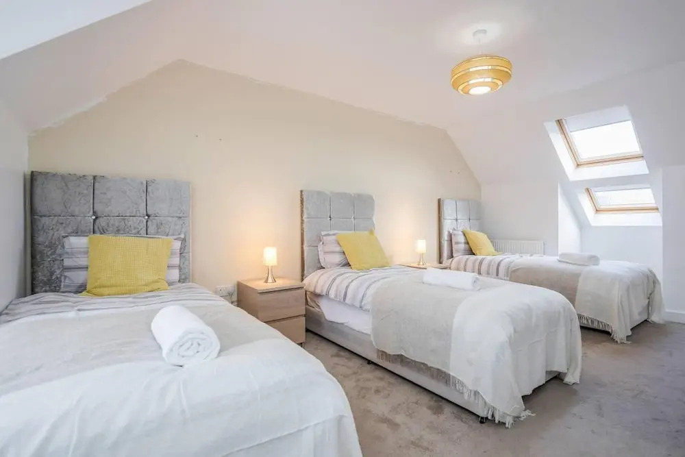 tms Cheerful 5bdr House! Thurrock! Free Parking!