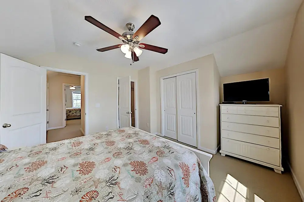 Coastal Getaway W/ Pool - Near Beach & Activities 2 Bedroom Home