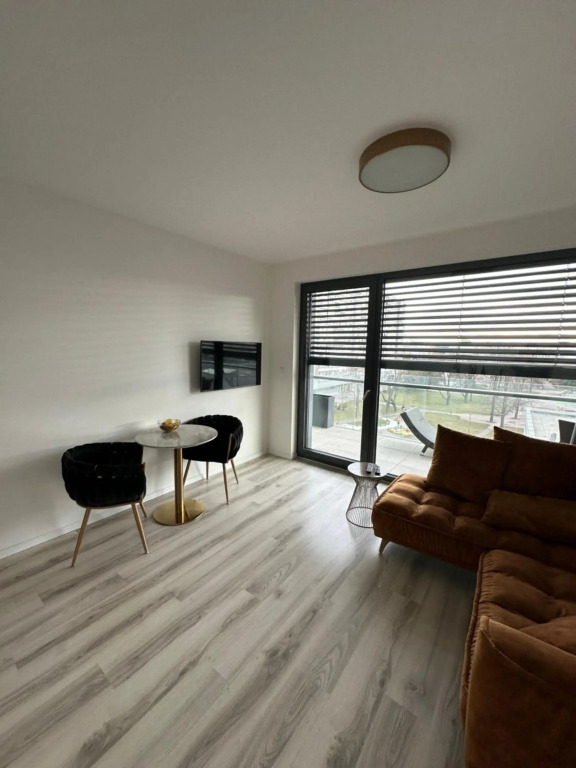 Ein Park Apartment with free parking