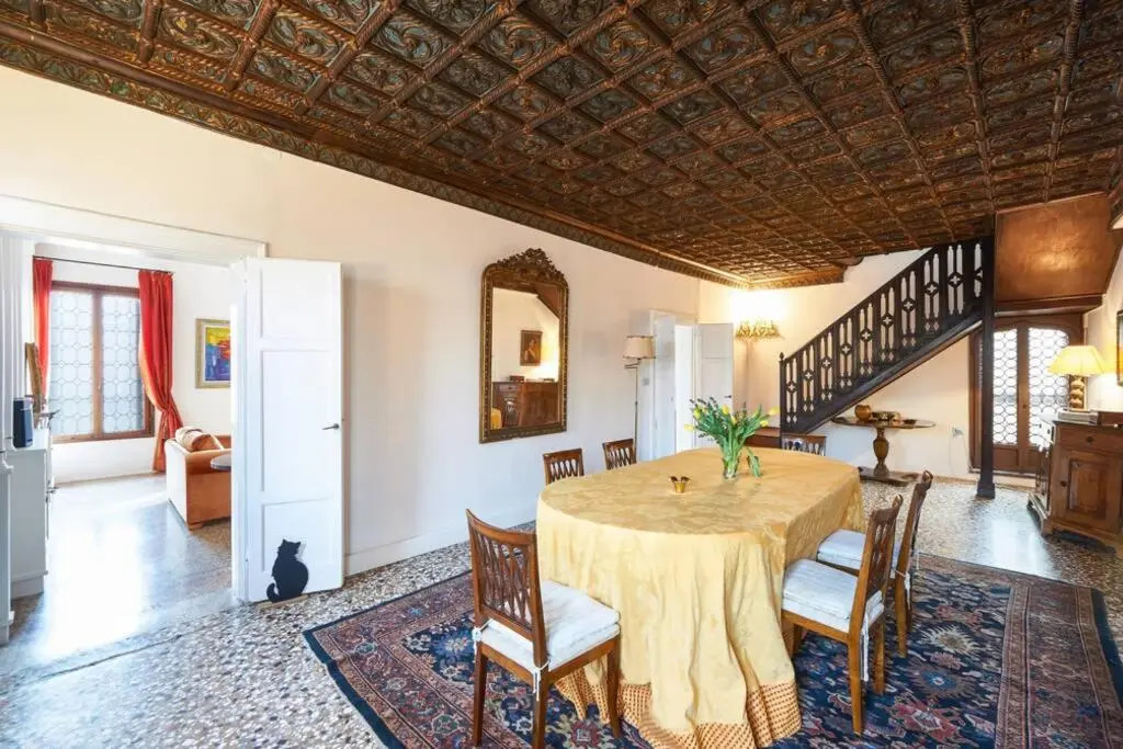 Ca' Fenice, charming apartment in San Marco, sleep 7