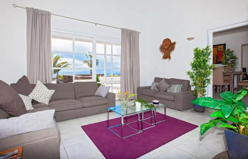 Villa Quiquere - great 4 bedroom Puerto Calero villa with heated pool hot-tub