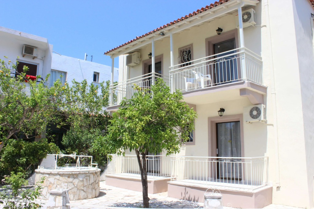 Paralia studios
