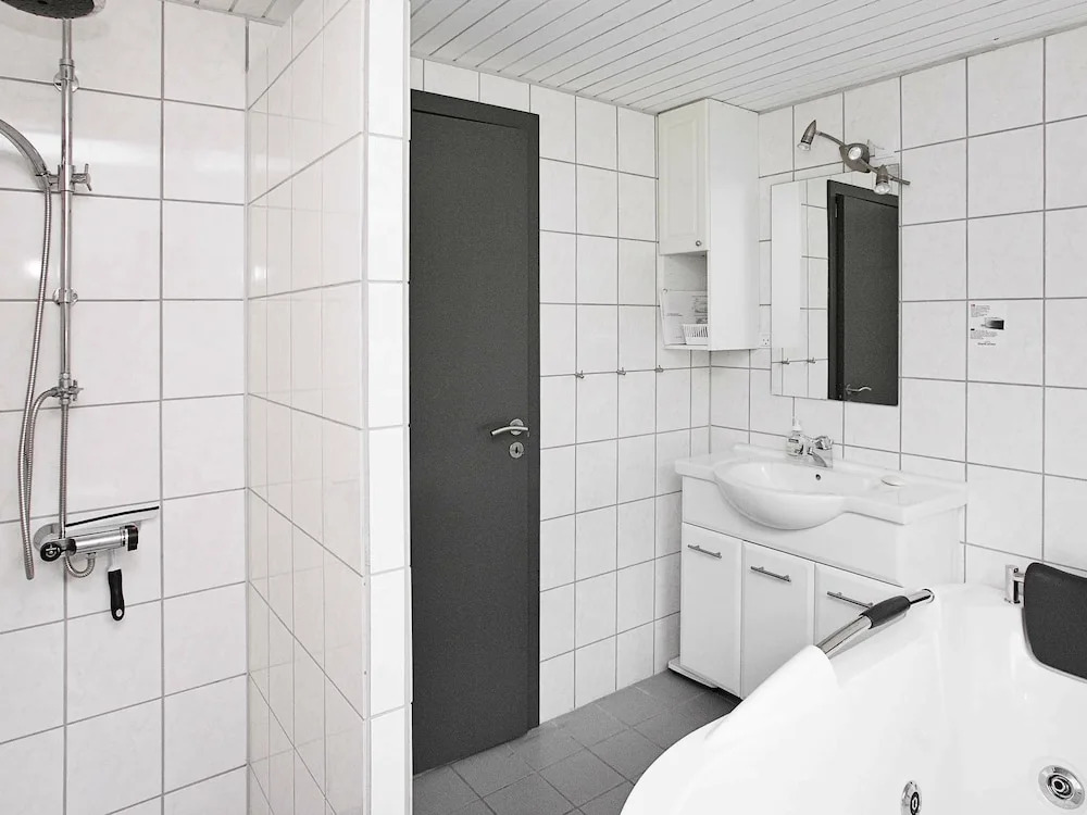 Quaint Holiday Home in Farsø With Indoor Whirlpool