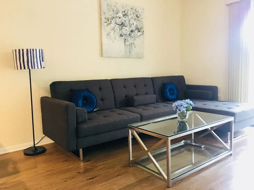 DTLA Apartment With Parking and Pool