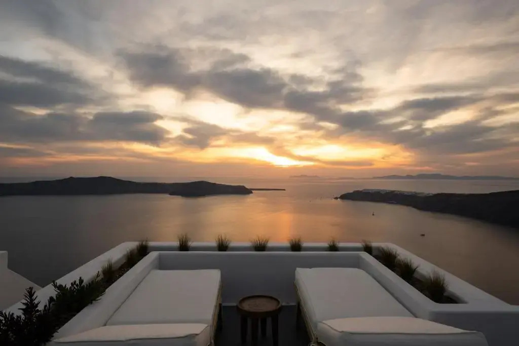 Serendipity Cliffside Villa & Suites