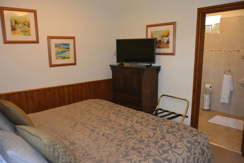 The Crown Country Inn