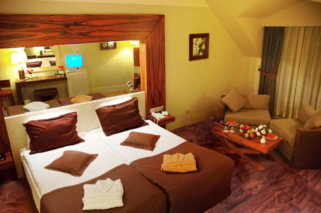 Курорт Meder Resort Hotel