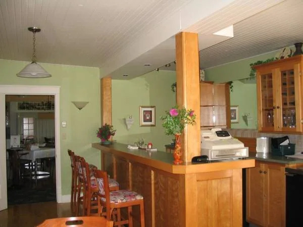 Shaws Hotel & Cottages