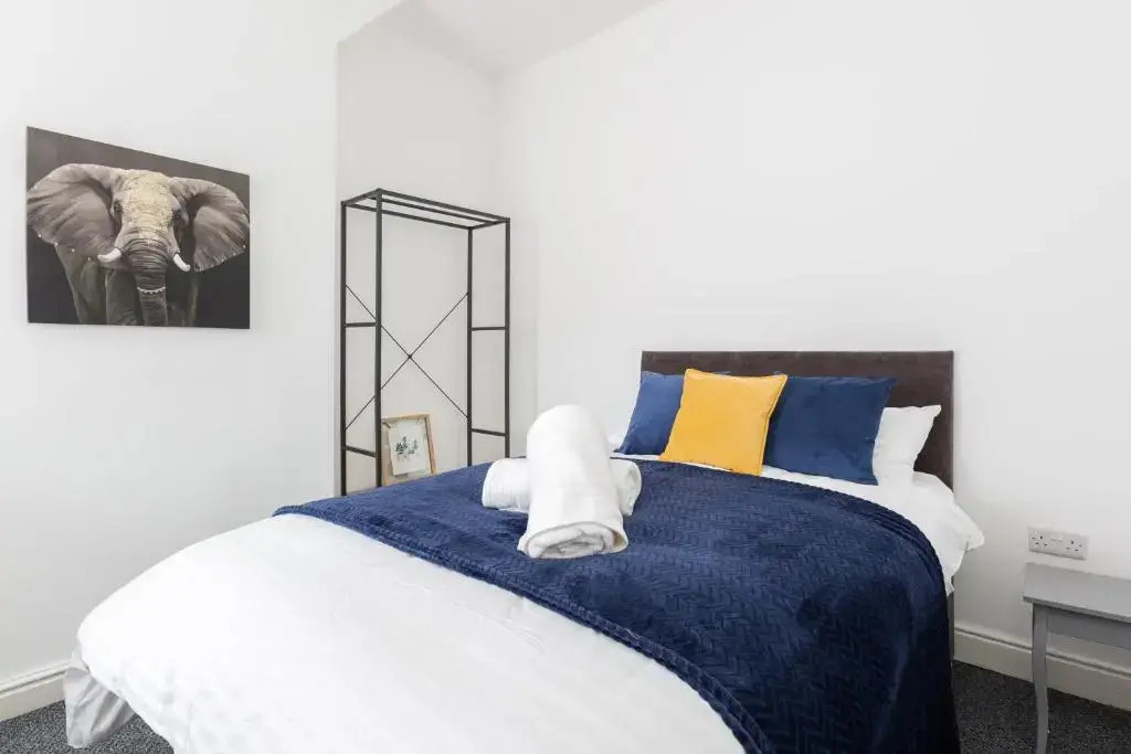 Clayton House - Spacious home near Etihad Stadium