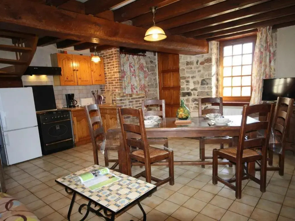 Maison ancienne restaurée avec poêle à bois et animaux admis - FR-1-497-15