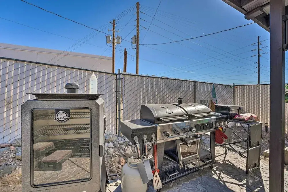 Lake Havasu City Home: Hot Tub & Swim Spa!