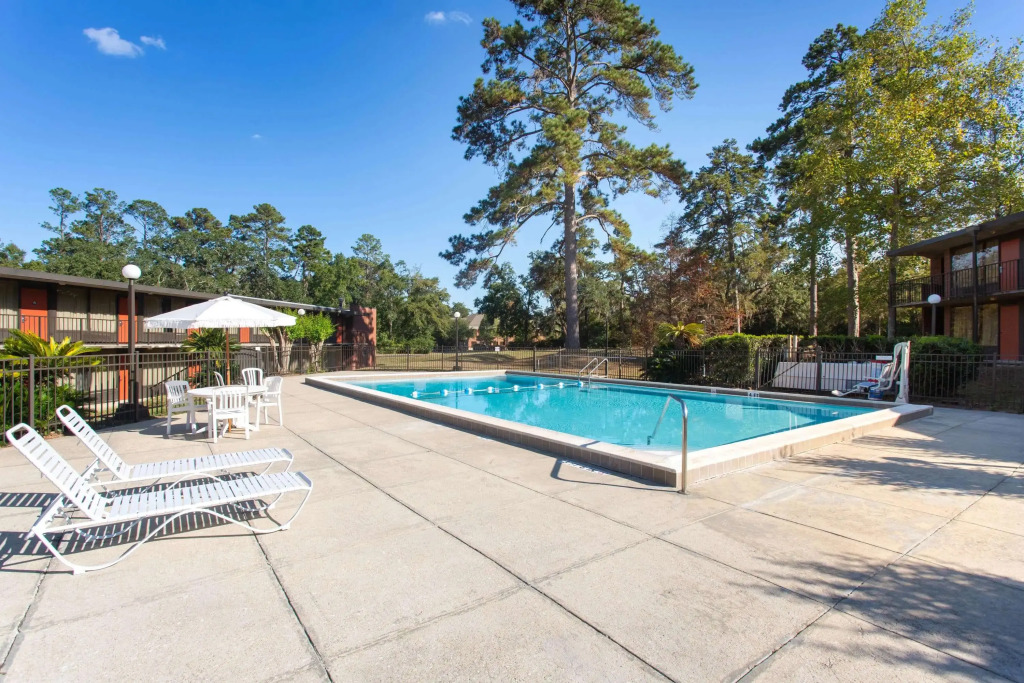 Days Inn & Suites by Wyndham Tallahassee Conf Center I-10