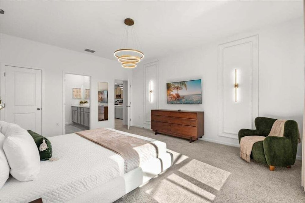 7 Bedrooms S / Solara Home