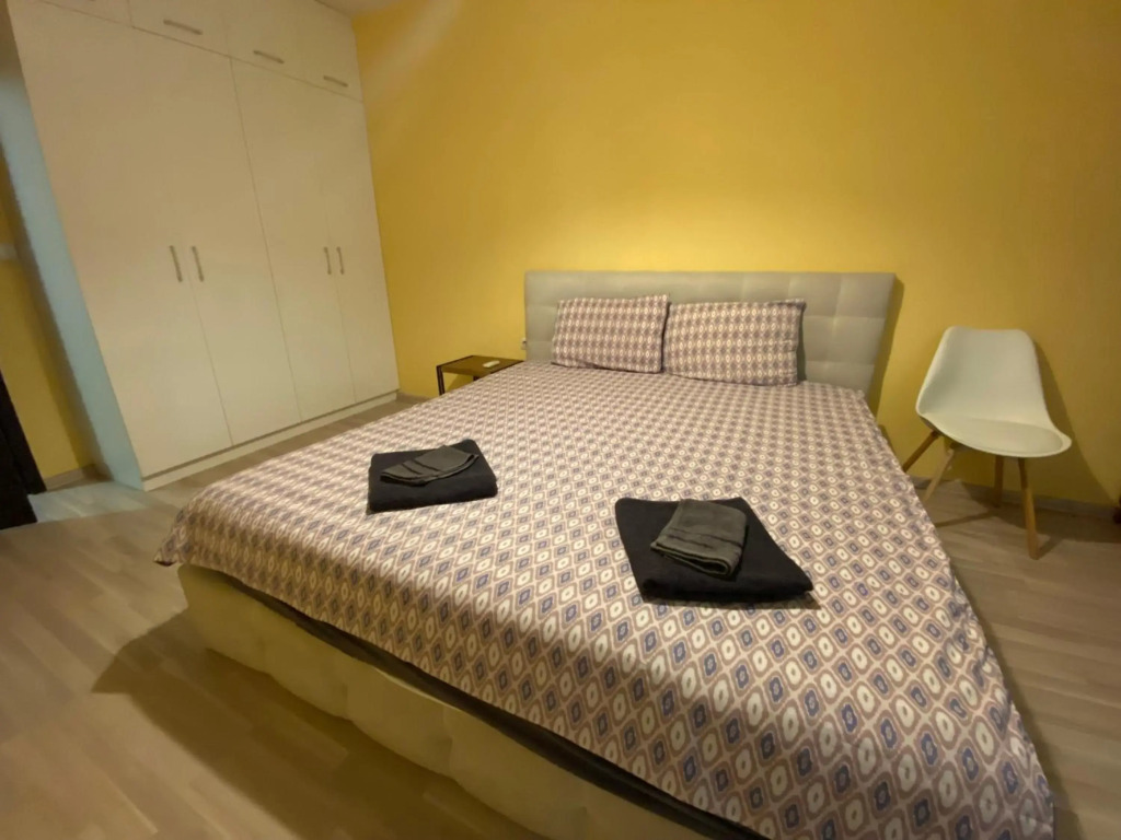 Modern & Central 1BR Apartment with lovely terrace