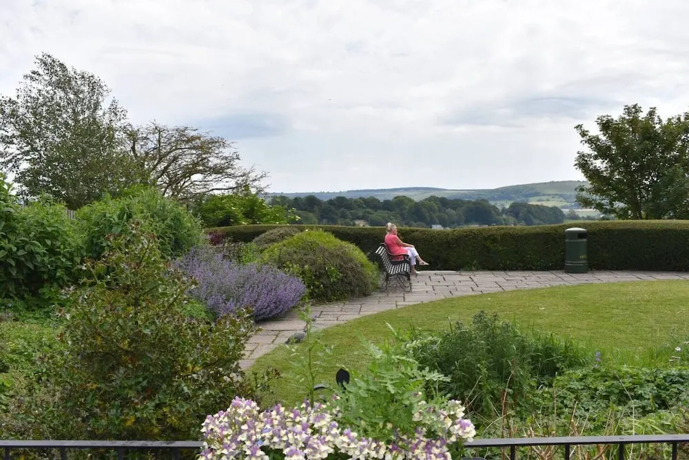The View, Charming 2-bed Apartment in Shaftesbury,