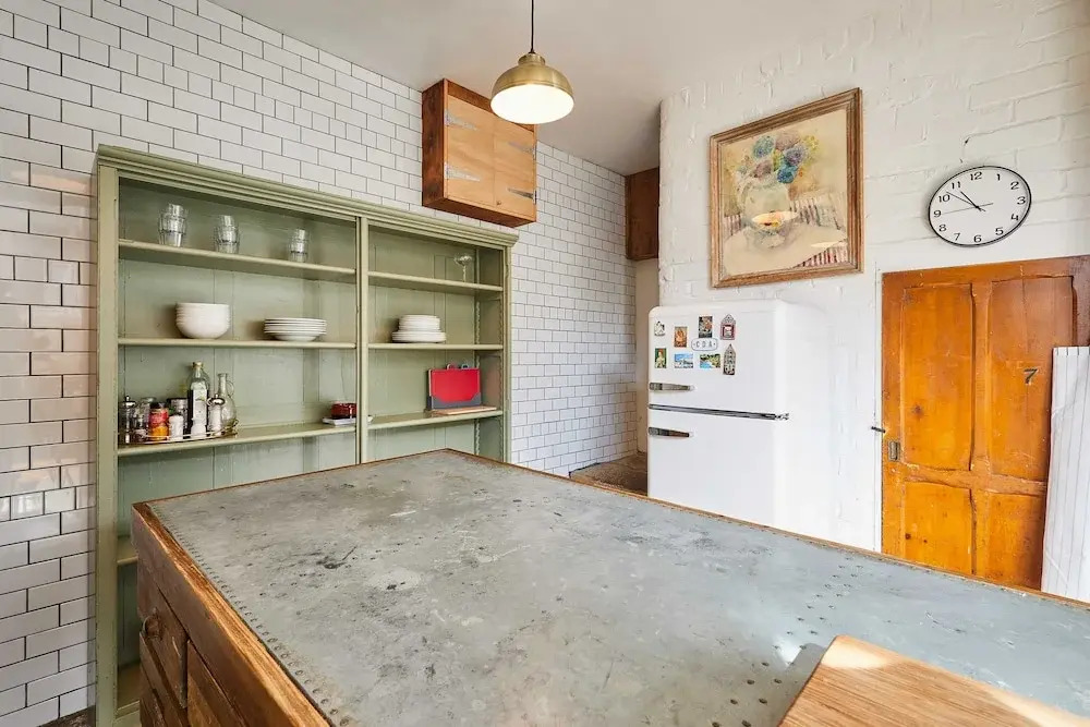 Host Stay The Artist s House