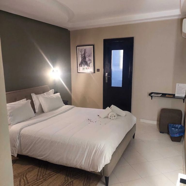 Lyron Hostel