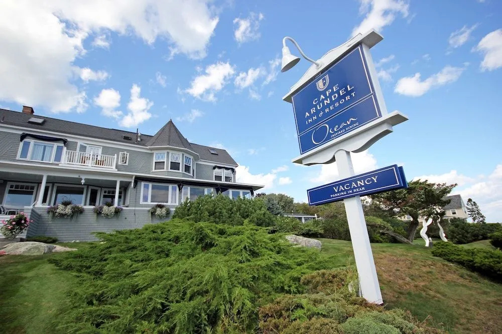 Cape Arundel Inn - Club House