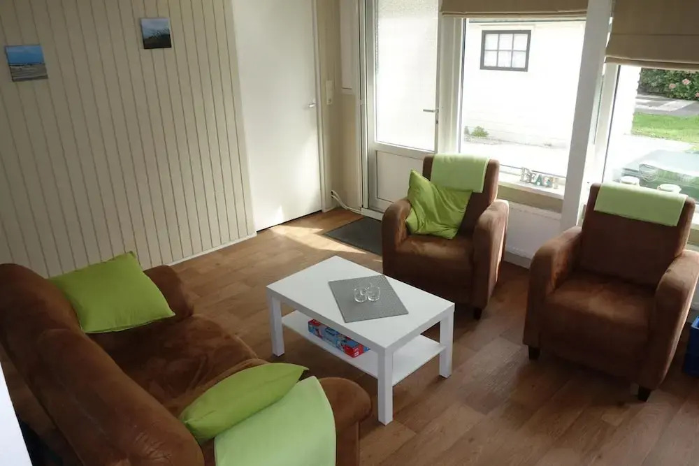 Bungalow in Sint Maartenszee Near Beach