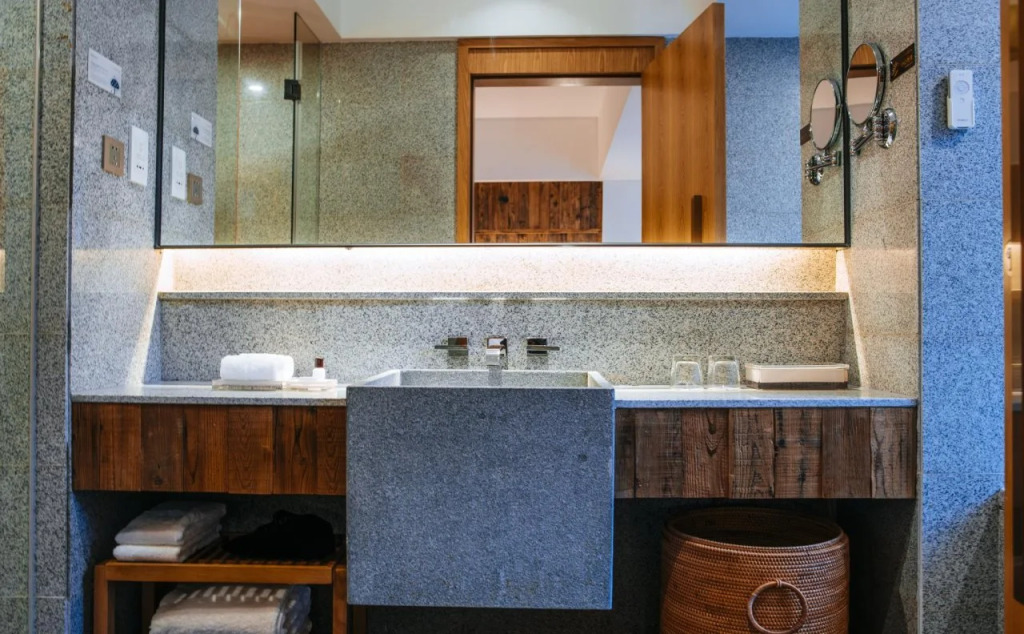 QI Hotel