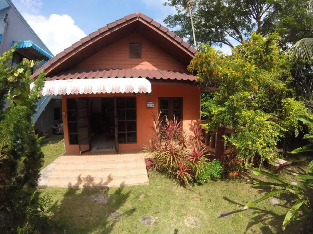 Village House TV1