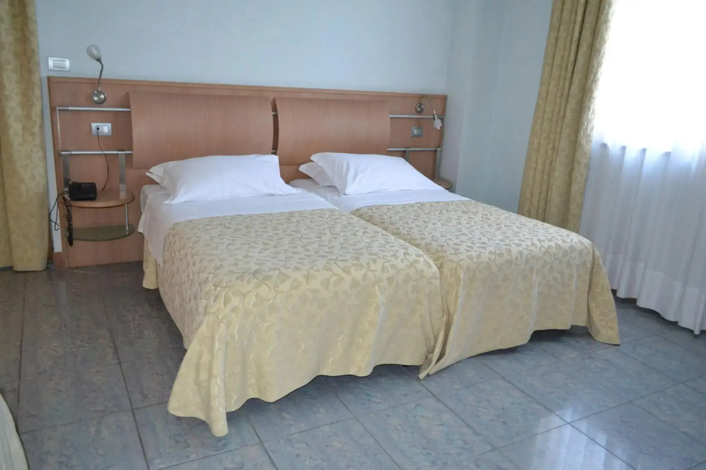 Marina Palace Hotel & Congress Hall
