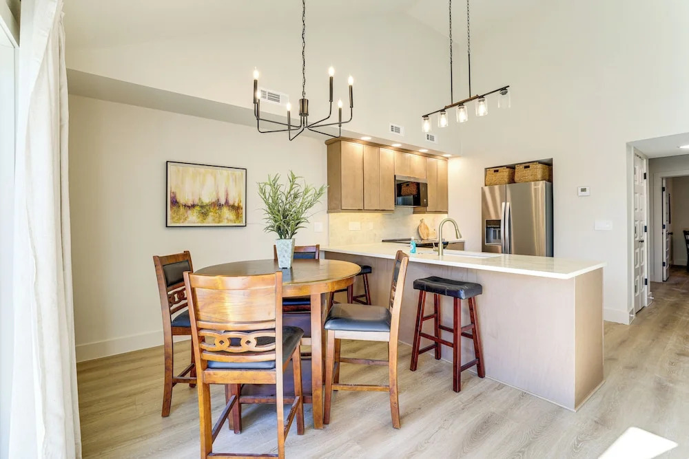 Bike, Golf & Explore: Quiet Bella Vista Retreat