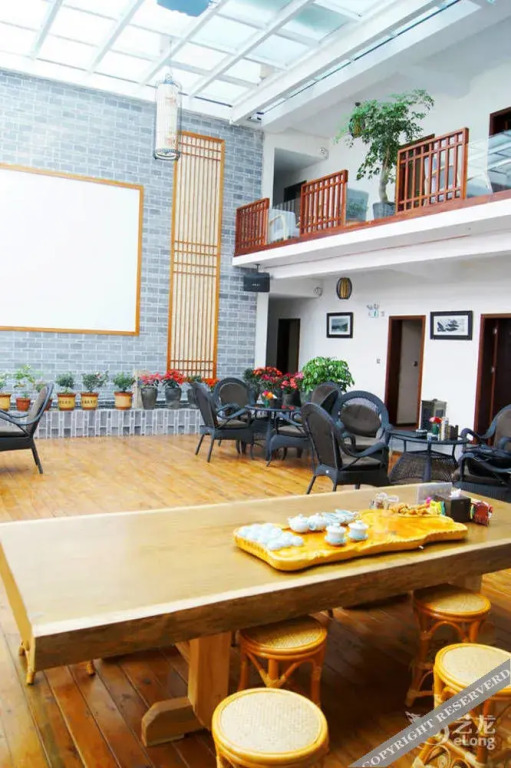 Dali Encounter Hotel