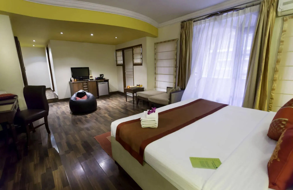 HM Suites & Studios
