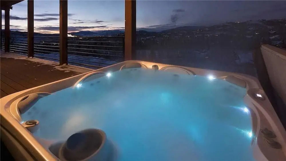 Blackstone Lodge 4 BedroomHoliday home By Moving Mountains