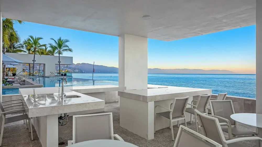 Oceanview Luxury 4BR Penthouse