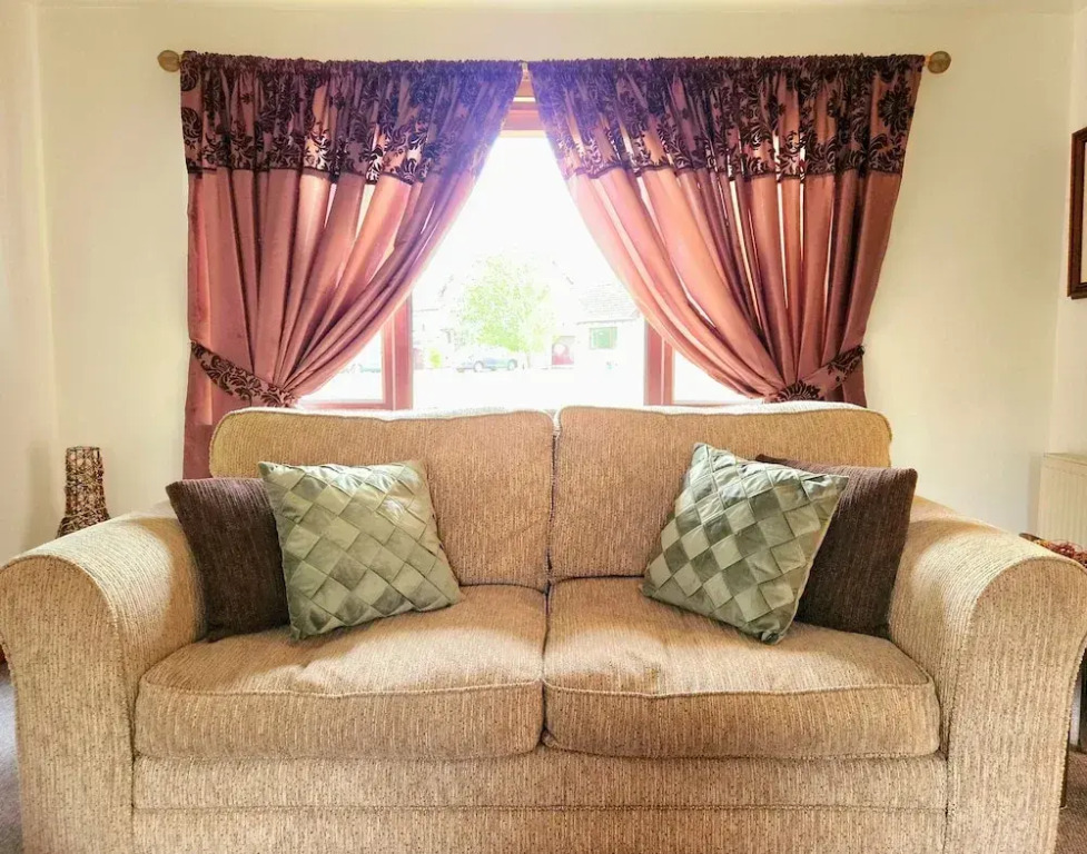 Boutique 4-Bed Home in Inverness