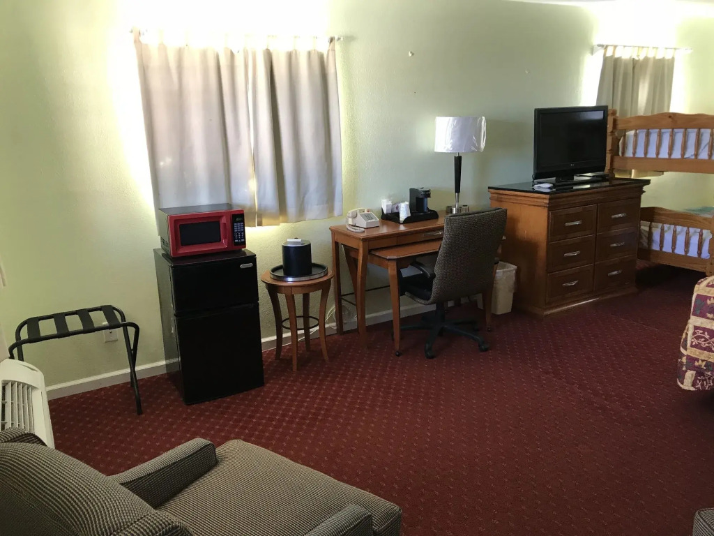 Aqua View Motel