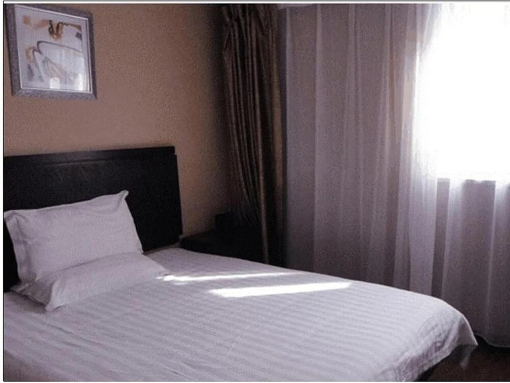 Jitai Hotel (Tongji University Branch)