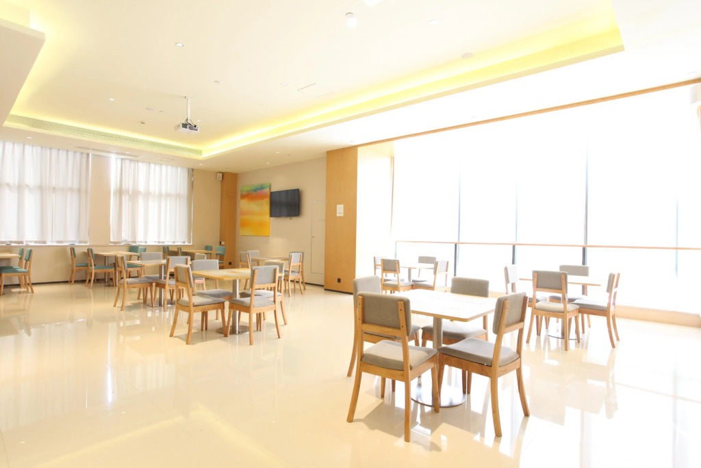 Ji Hotel Shanghai Fengxian Nanqiao Bus Station