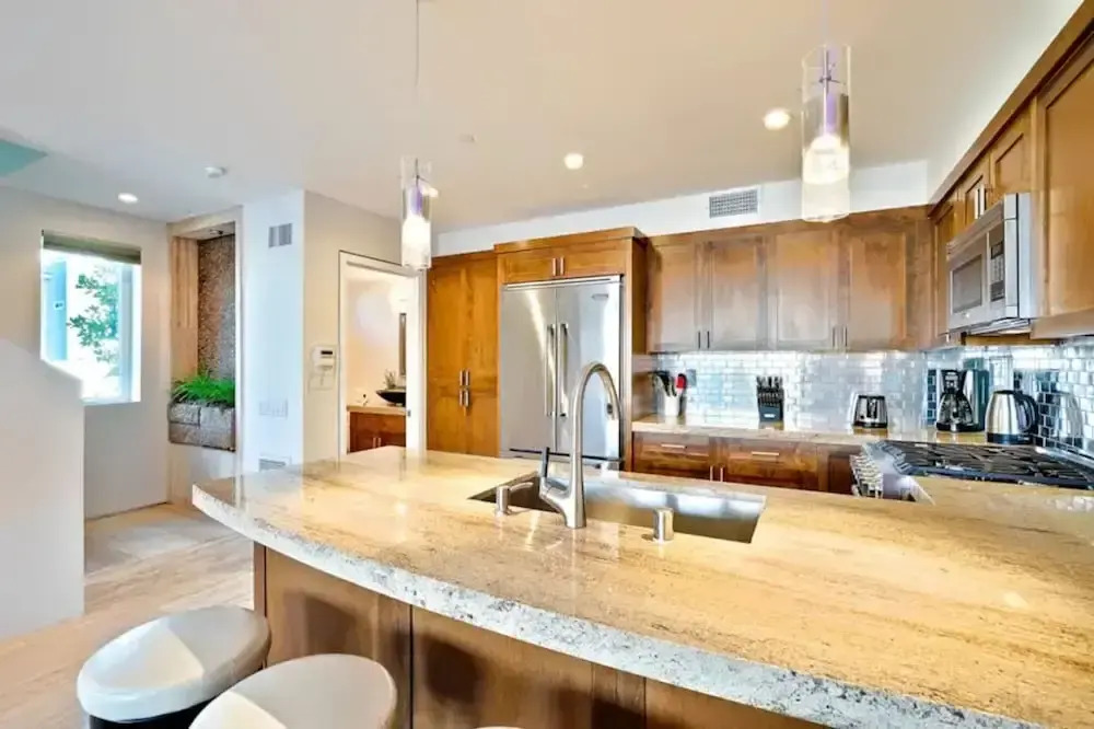 7 Br 2 Hot Tubs Rooftop Beach Block Ocean View