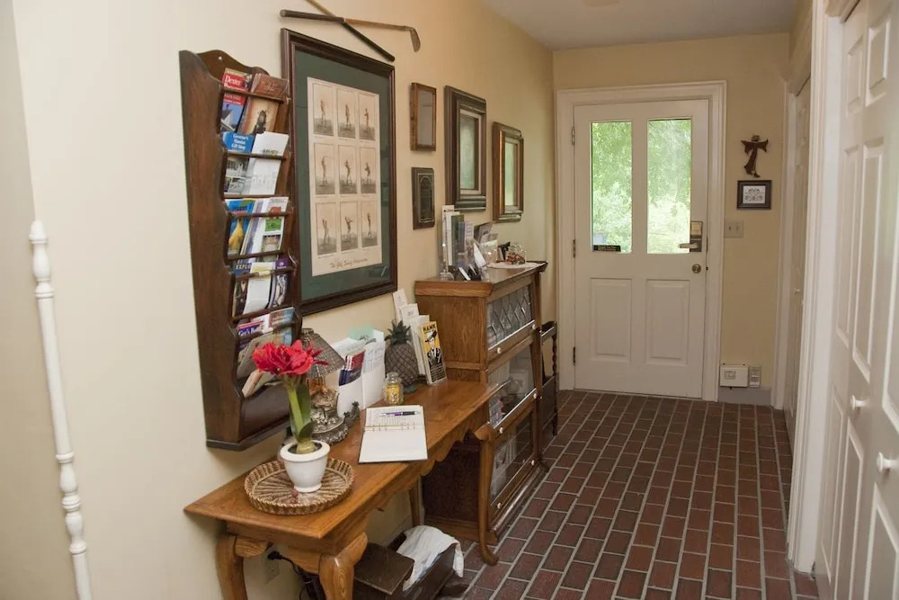 Red Bluff Cottage