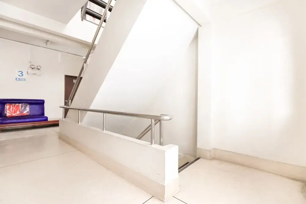 OYO 335 Top Inn Khaosan