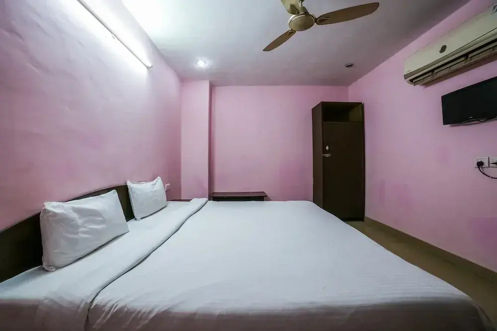 SPOT ON 36122 Hotel The Royal Plaza