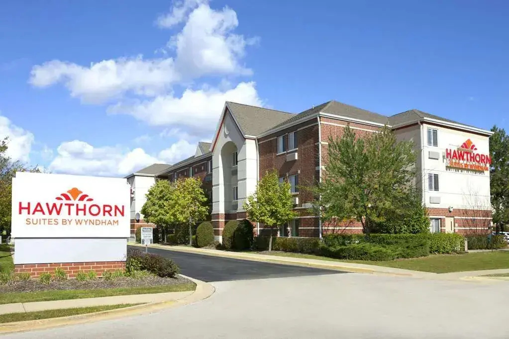 Hawthorn Suites by Wyndham Chicago Schaumburg